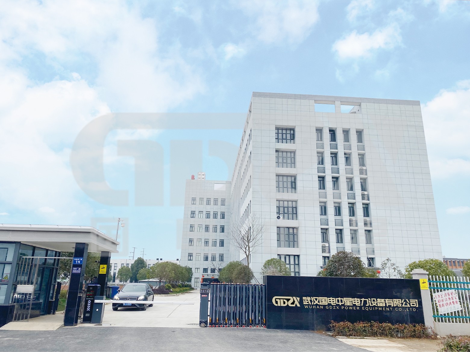 新廠房大門實(shí)拍圖.jpg 新廠房大門實(shí)拍圖.jpg